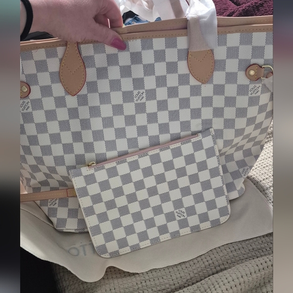 Handbags - Elegant Checkered Never Full Tote And Clutch in Gray and White. Free Gifts!